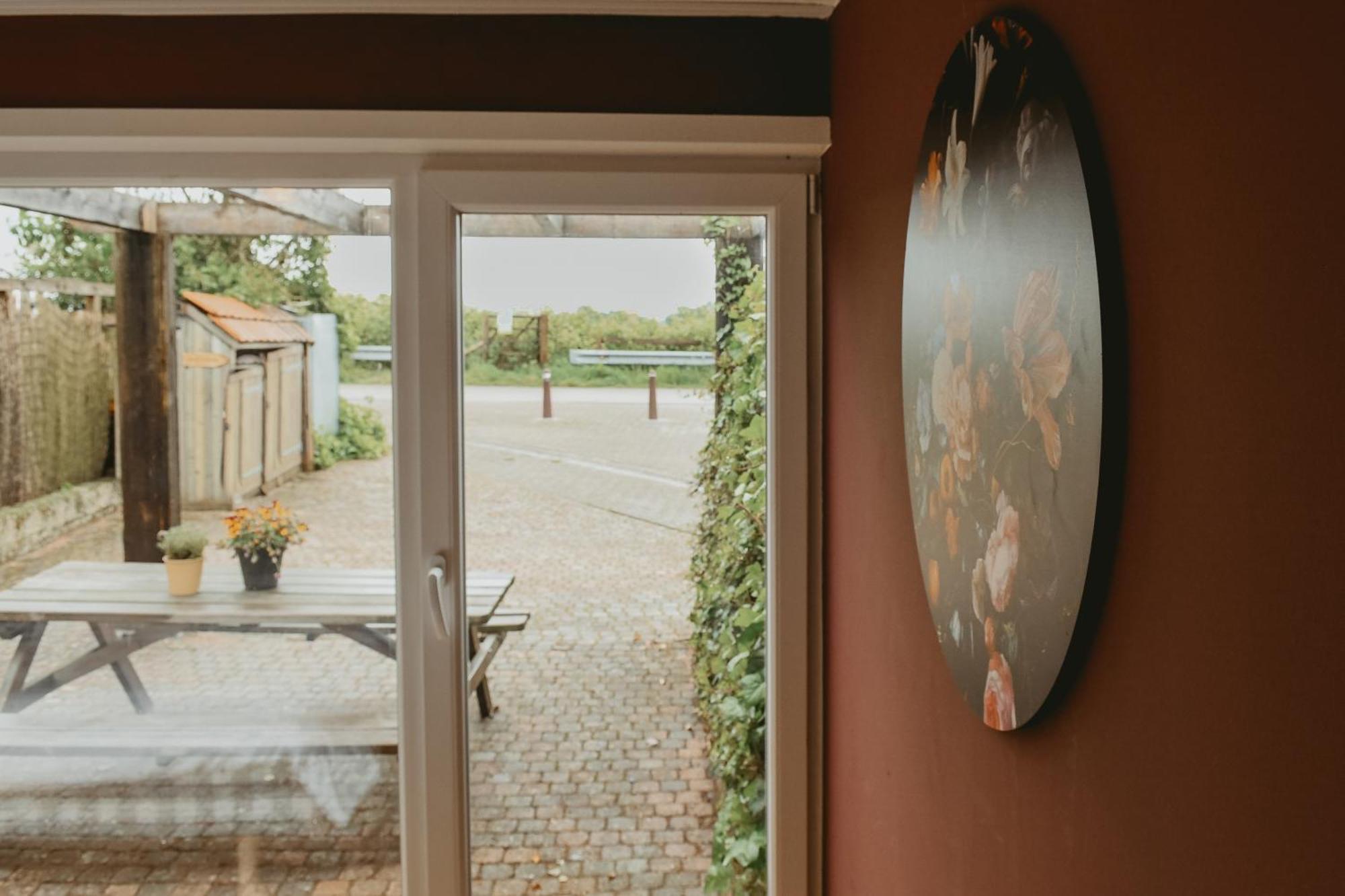 Maas Suites Lanaken Exteriör bild