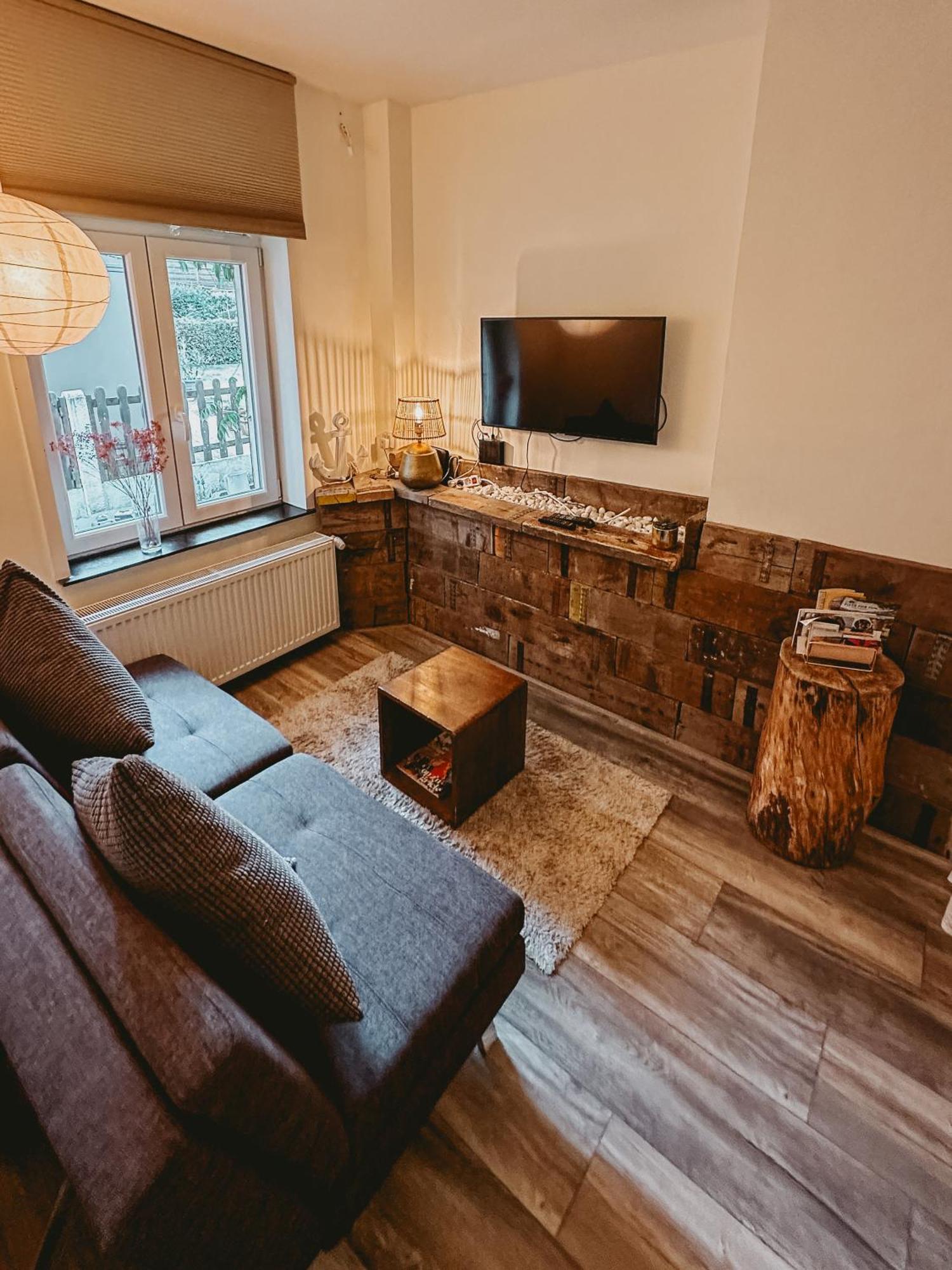 Maas Suites Lanaken Exteriör bild