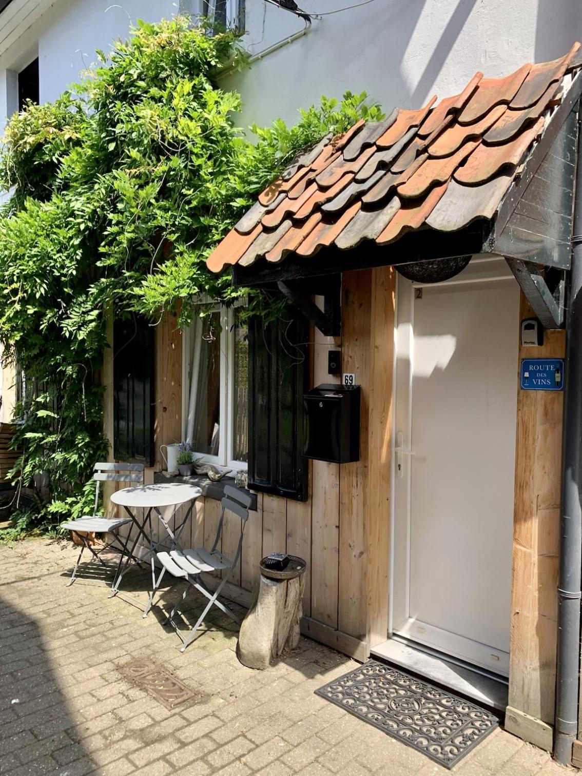 Maas Suites Lanaken Exteriör bild
