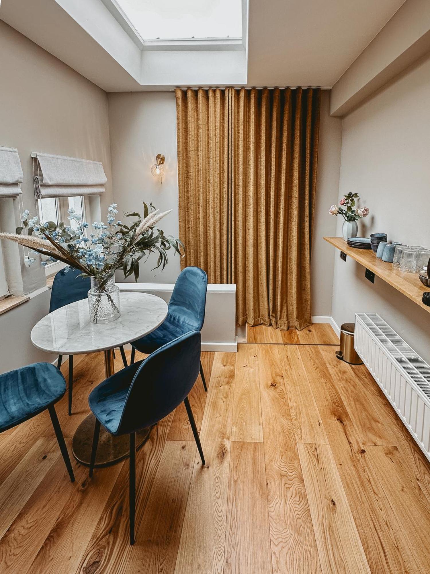 Maas Suites Lanaken Exteriör bild