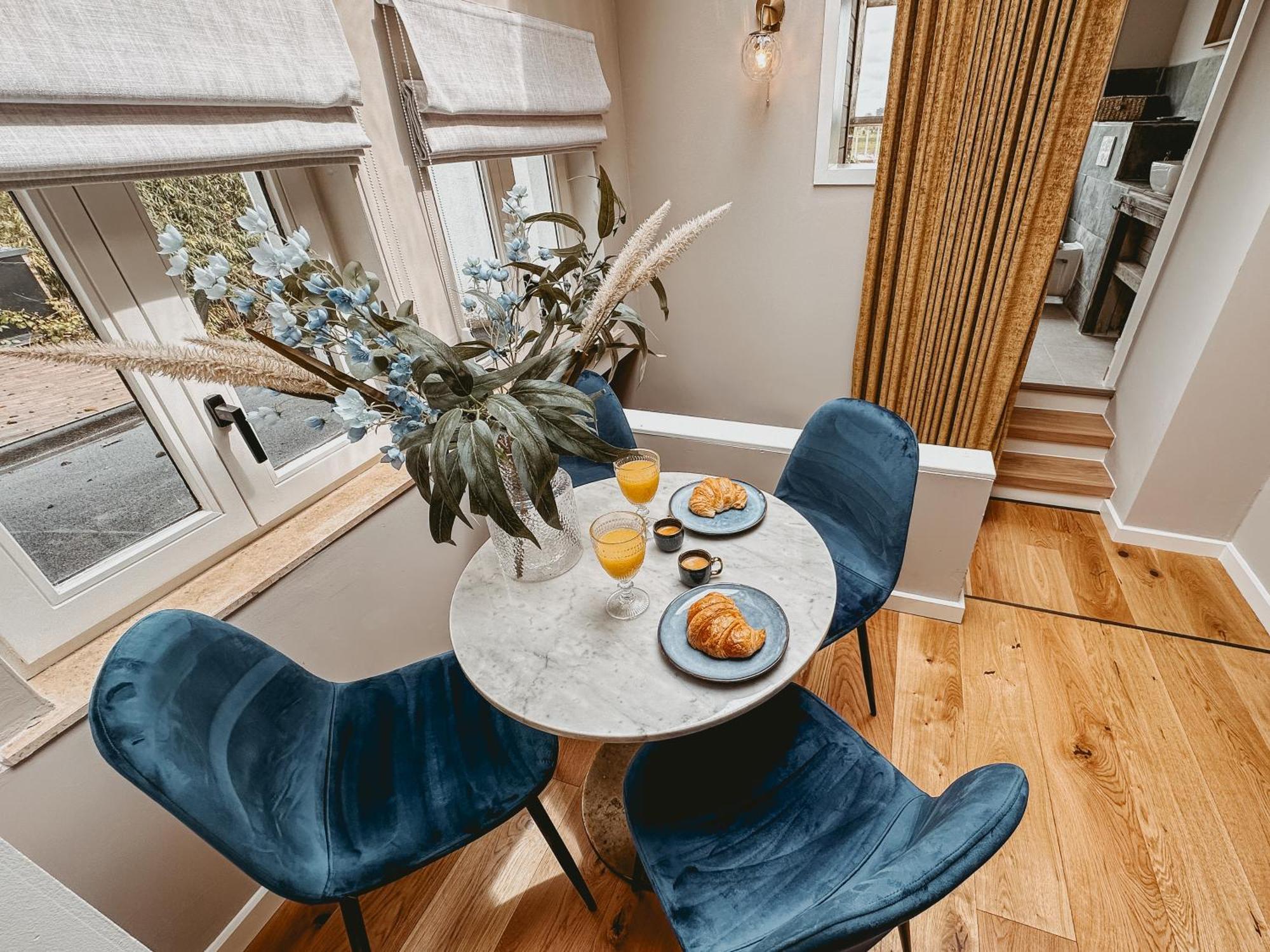 Maas Suites Lanaken Exteriör bild