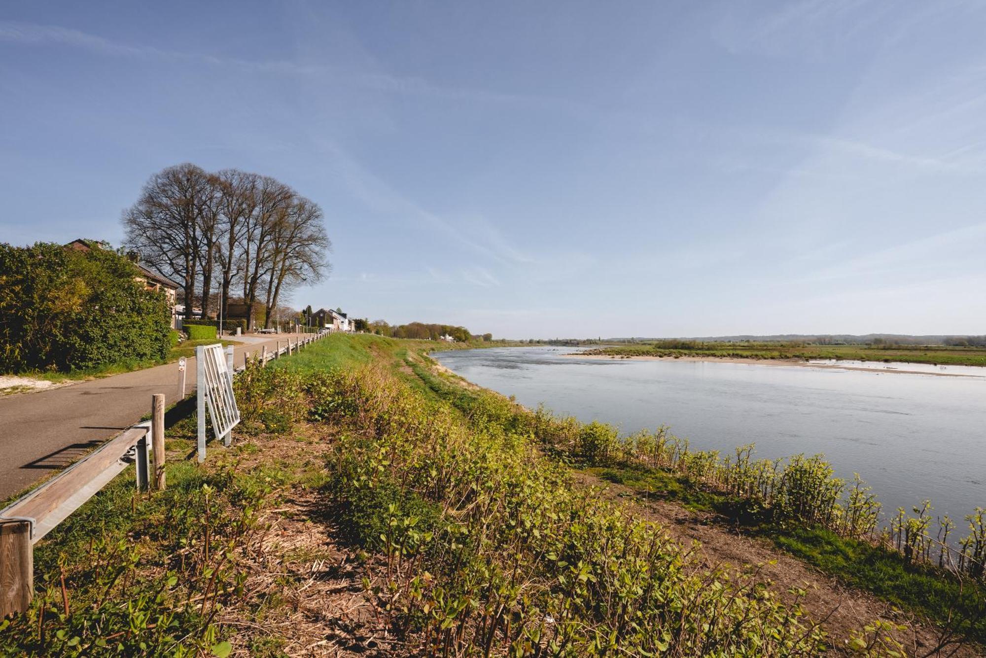 Maas Suites Lanaken Exteriör bild