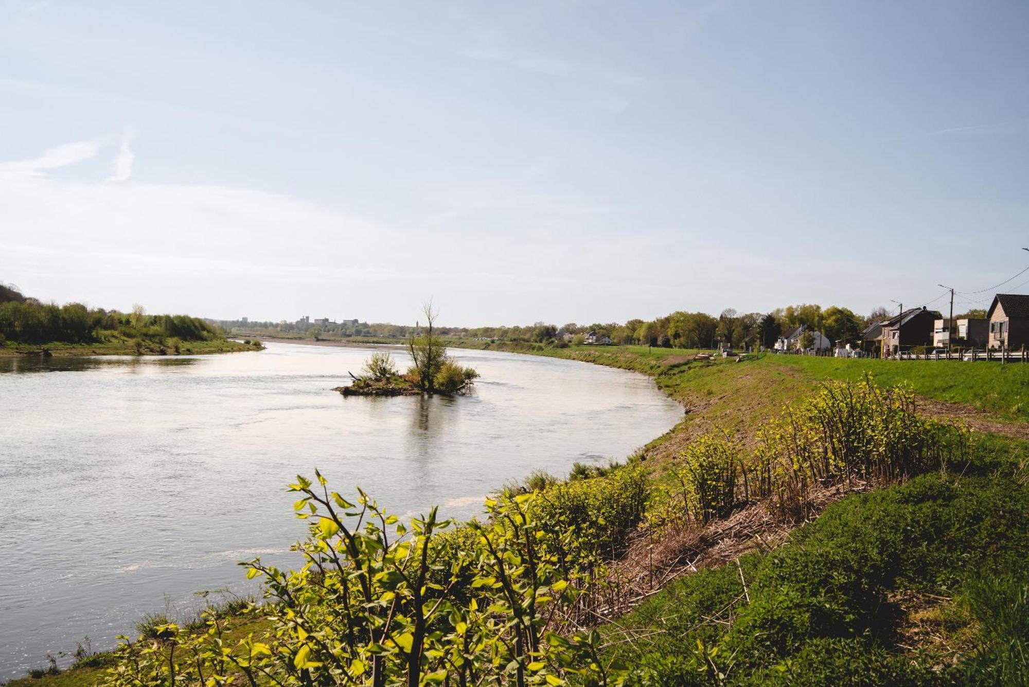 Maas Suites Lanaken Exteriör bild