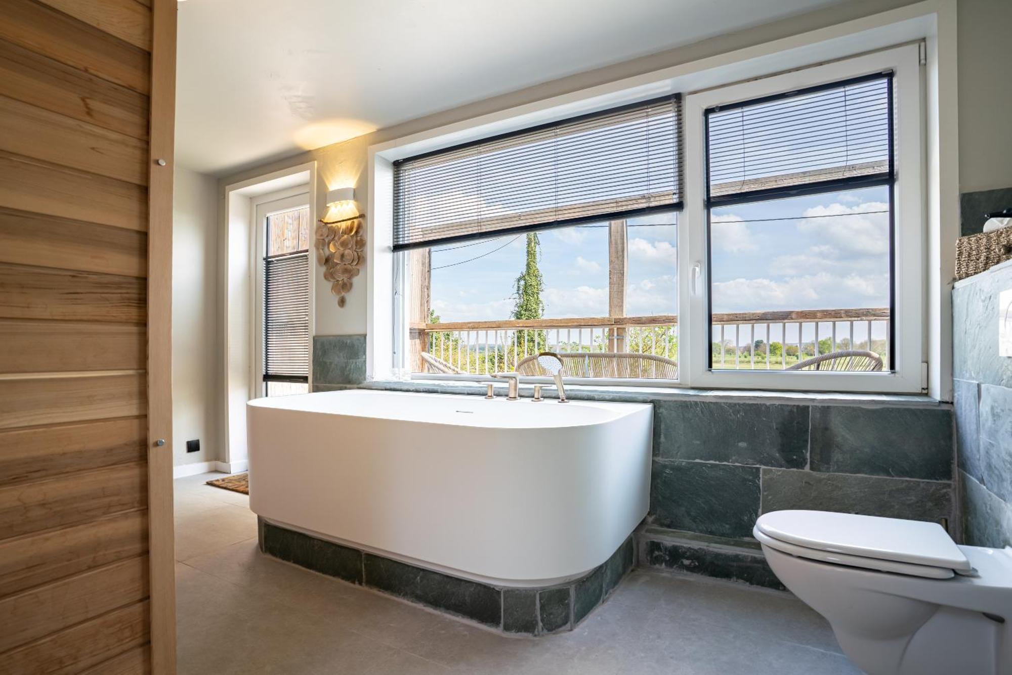 Maas Suites Lanaken Exteriör bild
