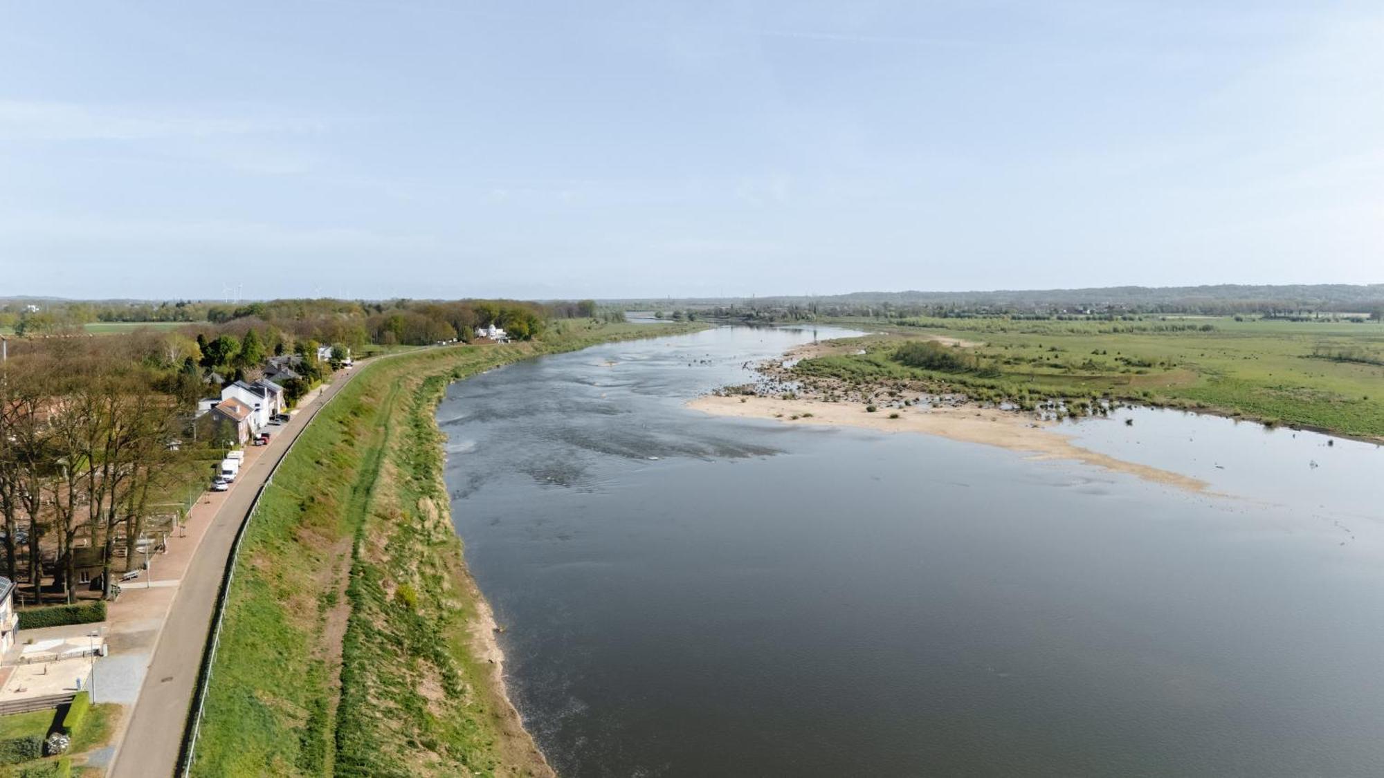 Maas Suites Lanaken Exteriör bild