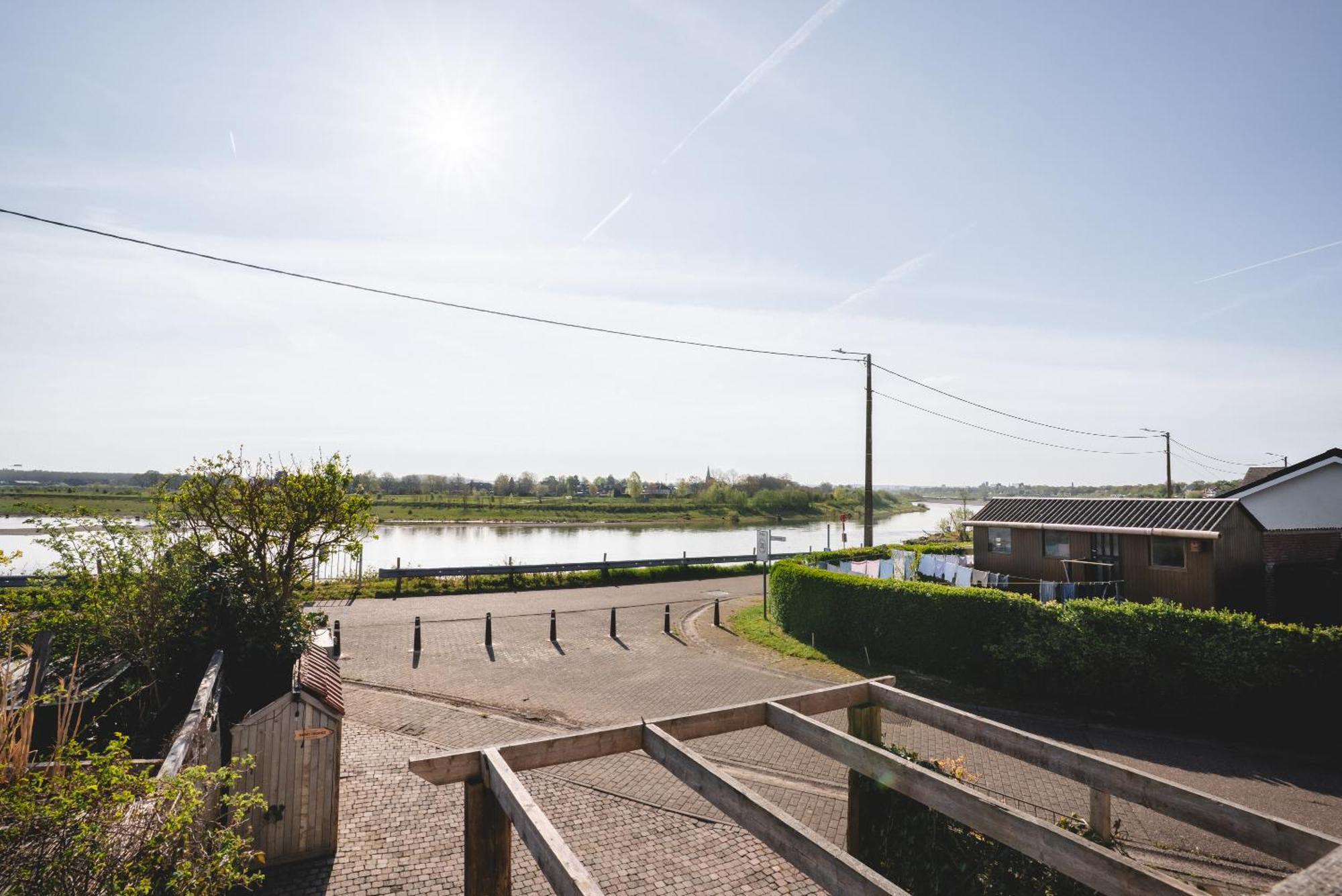 Maas Suites Lanaken Exteriör bild