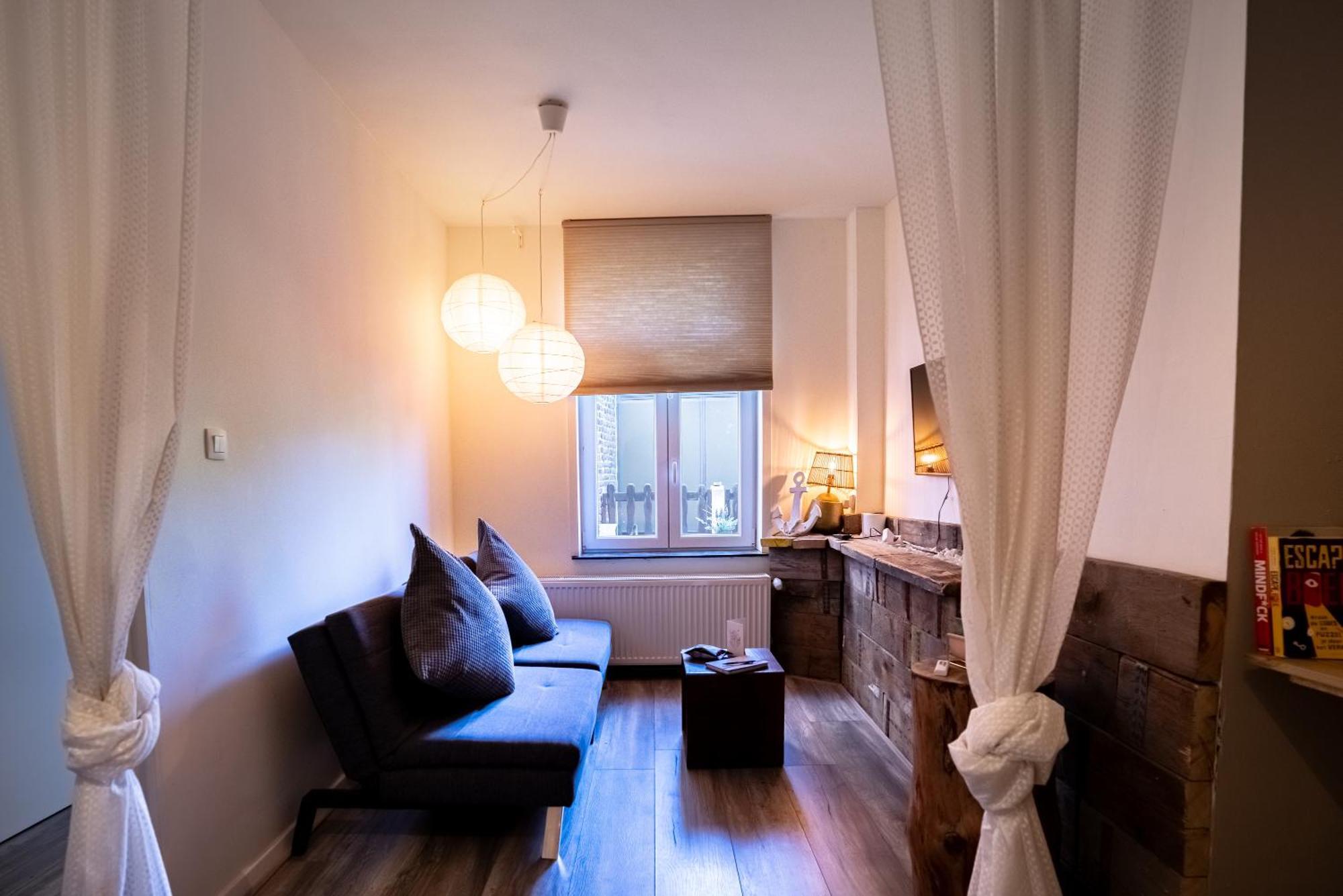 Maas Suites Lanaken Exteriör bild