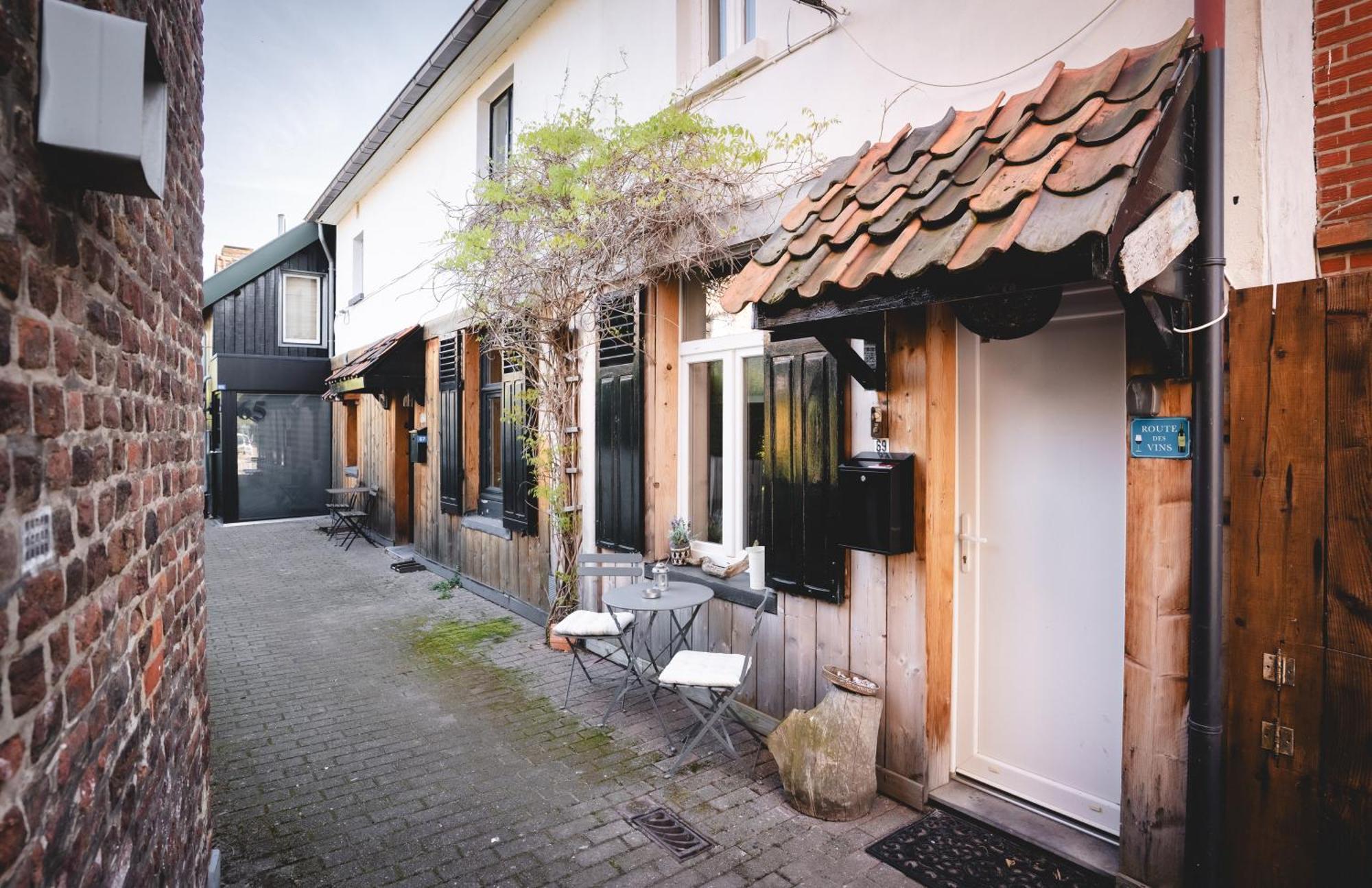 Maas Suites Lanaken Exteriör bild